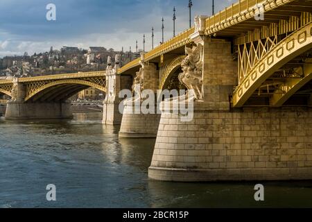 Hungary, Budapest -  the Margaret Bridge (sometimes Margit Bridge) is a three-way bridge in Budapest, Hungary, connecting Buda and Pest across the Dan Stock Photo
