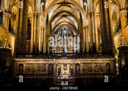 Barcelona, Catalonia, Spain. 05th Apr, 2020. Priests take part in the ...