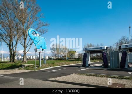 Strasbourg, France - Mar 18, 2020: Logotype of Elephant Bleu car wash automatic and diatomic chain of cleaning services Stock Photo