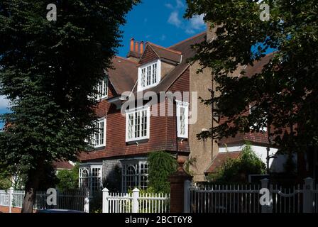 Queen Anne Revival Architecture Richard Norman Shaw Garden Suburb Woodstock Road, Turnham Green, Chiswick, London, W4 1DS Stock Photo