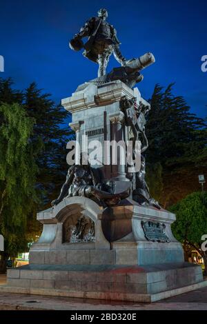 Monument Ferdinand Magellan, Fernao de Magalhaes, Discoverer of the sea route that connects the Pacific and Atlantic, Plaza de Armas, Dusk, Punta Stock Photo