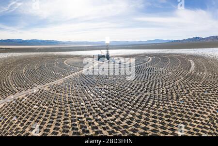 A massive solar array at the Ivanpah Generating station in the d Stock Photo