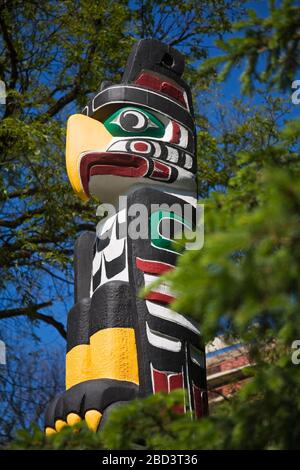 Kwakiutl Totem Pole by Henry Hunt, Legislative Grounds, Winnipeg, Manitoba, Canada Stock Photo