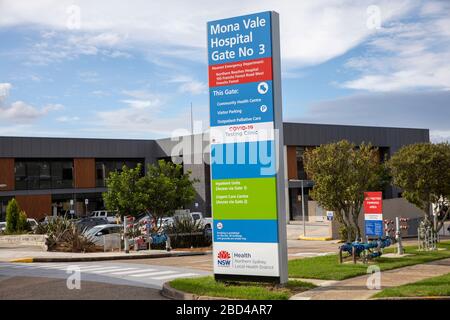 Sydney, Australia. Tuesday 7th April 2020. The NSW Government has established a series of drive through COVID-19 testing stations in hotspot suburbs in Sydney including one established on the northern beaches at Mona Vale Hospital following an outbreak of Coronavirus in a pizza store in Mona Vale.  Credit Martin Berry/Alamy Live News Stock Photo