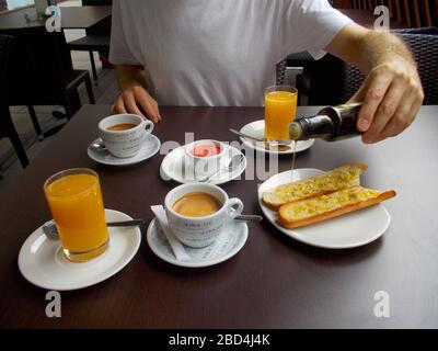 Taza de cafe cubano fotografías e imágenes de alta resolución - Alamy