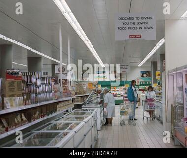 1990, Kwik Save Supermarket, Mitcham, South London, Surry, Southern ...