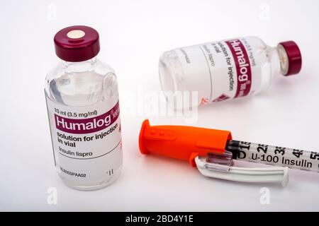 insulin vial and syringe Stock Photo - Alamy