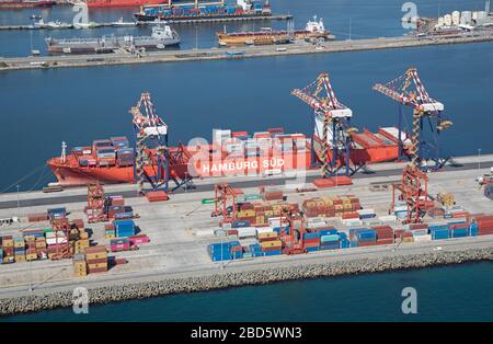 Aerial view of cranes and container ship at Cape Town Harbour Container Terminal Stock Photo