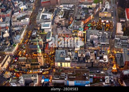 christmas market in the city of Dortmund with church Reinoldikirche and christmastree on the square Hansaplatz, 14.12.2014, aerial view, Germany, North Rhine-Westphalia, Ruhr Area, Dortmund Stock Photo