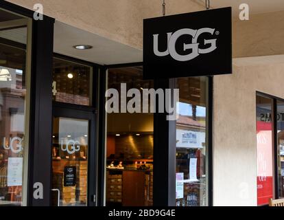 Ugg outlets clearance california