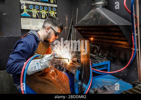 12.02.2020, Remscheid, North Rhine-Westphalia, Germany - Apprentices in metal professions here at welding, vocational training centre of the Remscheid Stock Photo