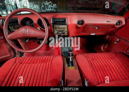 1975 Oldsmobile Cutlass 'Salon' classic American sedan/coupe Stock Photo