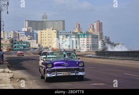 Cruising down the Malecón in Havana, Cuba Stock Photo