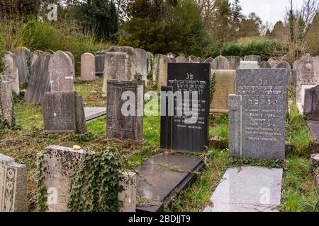 Jewish graves on Southampton Old Cemetery at Southampton Common, England, UK Stock Photo