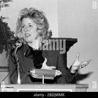 Mary Elizabeth Tipper Gore campaigning for her husband at the Saint Francise Yacht club, in San Francisco, California, March 1988 Stock Photo