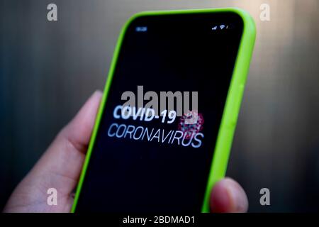 Rotterdam, Netherlands. 08th Apr, 2020. The Dutch government plans to use the covid app to trace people who might get in contact with people who are diagnosed with the coronavirus if they leave their house. They will receive a message alert informing them to stay home for 2 weeks. This will be done to curb the spread of covid-19. Credit: SOPA Images Limited/Alamy Live News Stock Photo