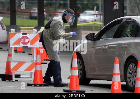 CALIFORNIA, USA. 08th Apr, 2020. Coronavirus drive-thru testing site at East Los Angeles College amid the global coronavirus COVID-19 pandemic, Wednesday, April 8, 2020, in Monterey Park, Califronia, USA. (Photo by IOS/Espa-Images) Credit: European Sports Photo Agency/Alamy Live News Stock Photo