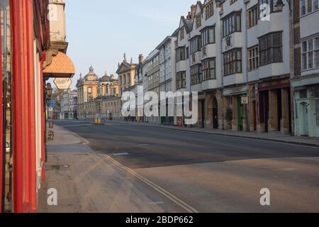 Oxford High Street, looking towards Queens College.  deserted during the 2020 pandemic lockdown Stock Photo