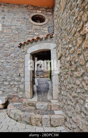 A narrow street between the houses of Fornelli, in the Molise region, Italy Stock Photo