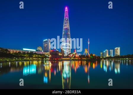 Songpa Naru Park and Seokchonhosu Lake in seoul at night Stock Photo