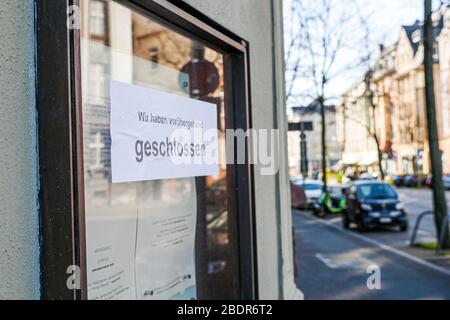 Closed Sign in German on Glass Message Board Stock Photo