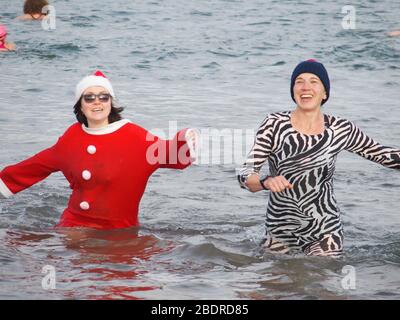 Loony Dook, bathers at North Berwick on 1 January 2020 Stock Photo