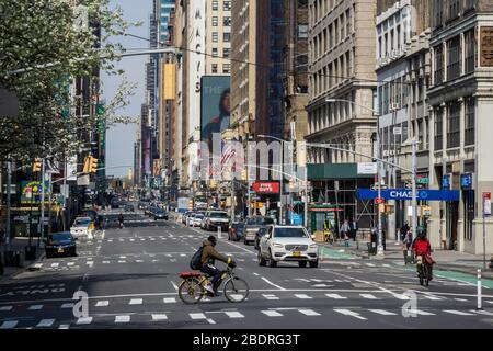 Quiet streets in the New York Chelsea neighborhood on Sunday, April 5, 2020. (© Richard B. Levine) Stock Photo