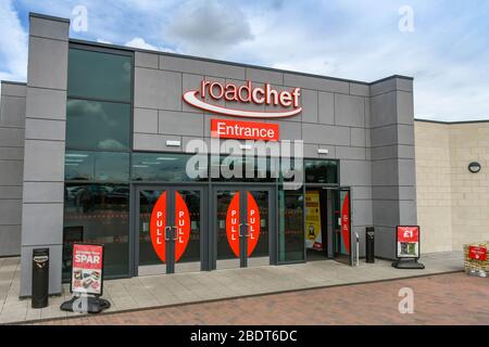 STRENSHAM, ENGLAND - SEPTEMBER 2018: Entrance to the new motorway service station at Strensham on the M5 Stock Photo