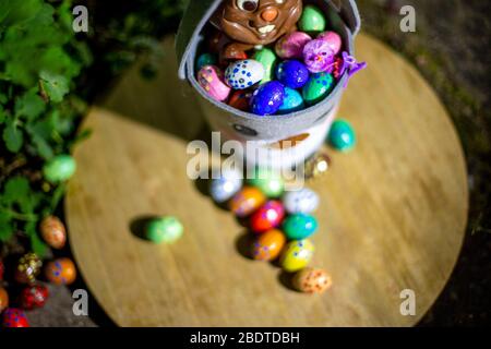 Eindhoven, Netherlands. 09th Apr, 2020. EIDHOVEN, 09-04-2020, Easter bunny with Easter chocolate eggs on Maundy Thursday. Credit: Pro Shots/Alamy Live News Stock Photo