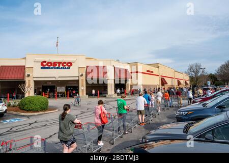 Panic Buying in Costco Stock Photo - Alamy