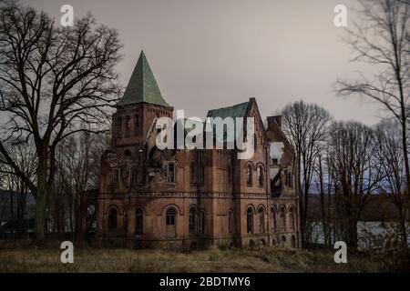 The Historic Wyndcliffe Mansion Abandoned In Upstate New York