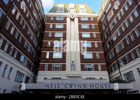 Nell Gwynn House art-deco apartment block in Chelsea, London,  England United Kingdom UK Stock Photo