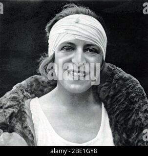 SUZANNE LENGLEN (1899-1938) French tennis champion about 1925 Stock Photo