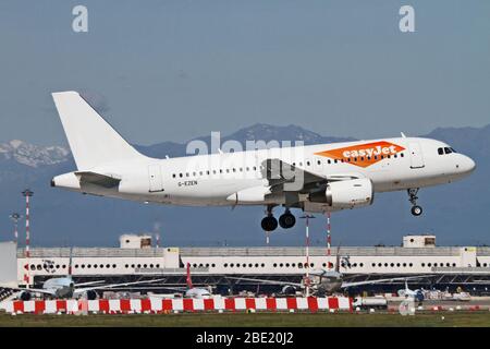 G-EZEN asyJet Airbus A319-111 at Malpensa (MXP / LIMC), Milan, Italy Stock Photo
