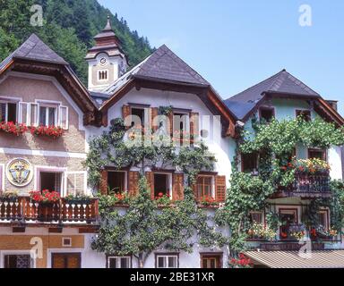 Shuttered frontages in Town Square, Hallstatt (Hoistod), Salzkammergut, Upper Austria, Republic of Austria Stock Photo