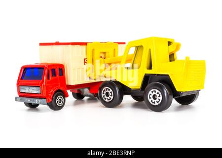 Matchbox mercedes best sale container truck