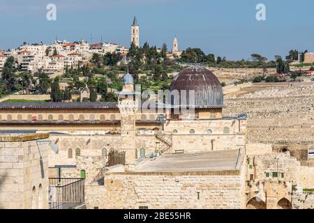 The western wall and the Al-Aqsa mosque in Jerusalem Stock Photo