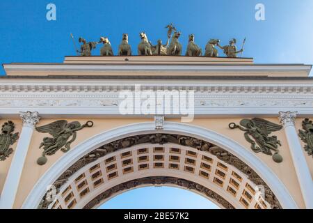 Triumphal Arch of the General Staff Building in Palace Square, St Petersburg, Russia Stock Photo