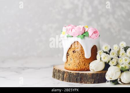 Easter rustic composition with quail eggs in the nest. Holiday background. Copy space Stock Photo