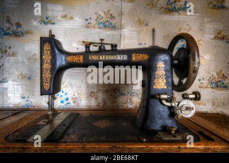 Sewing machine supplies hi-res stock photography and images - Page 7 - Alamy