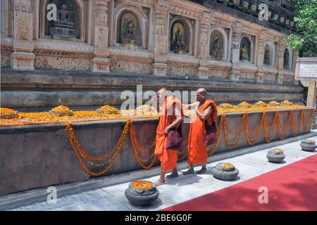 monks at bodh gaya bihar india Stock Photo
