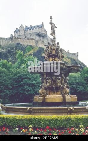 Edinburgh Castle viewed from Princes Street gardens, Edinburgh, Scotland, UK Stock Photo