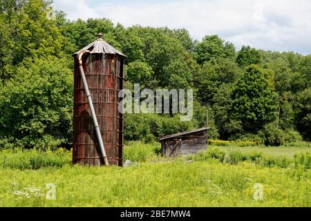 Old grain silo at abandonned farm in Upstate New York Stock Photo