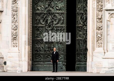 Andrea Bocelli during Andrea Bocelli at the Duomo Cathedral, Duomo , Milano, Italy, 12 Apr 2020 Stock Photo