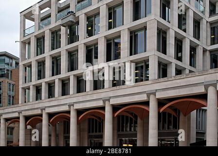 Portland Stone Windows Square Geometric 10 Paternoster Sq.London EC4M 7LS by Eric Parry Architects Stock Photo