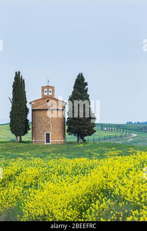 The Vitaleta Chapel in the Val d'Orcia, Tuscany Italy Stock Photo
