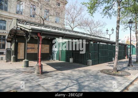 PLACE LOUIS LEPINE: MARCHE AUX FLEURS PARIS Stock Photo