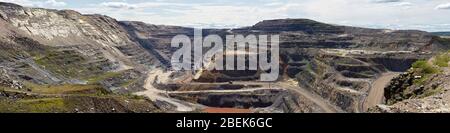 ArcelorMittal Mine Panorama, Mount Wright (Mount Wright), Fermont, Quebec, Canada Stock Photo