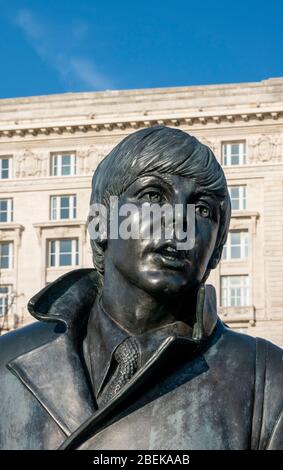 Sir Paul McCartney statue in Liverpool Stock Photo