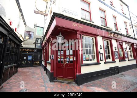 Brighton, UK. 14th April 2020. The Lanes in Brighton remain very quiet on Day 30 of the Lockdown in the United Kingdom. Credit: James Boardman/Alamy Live News Stock Photo